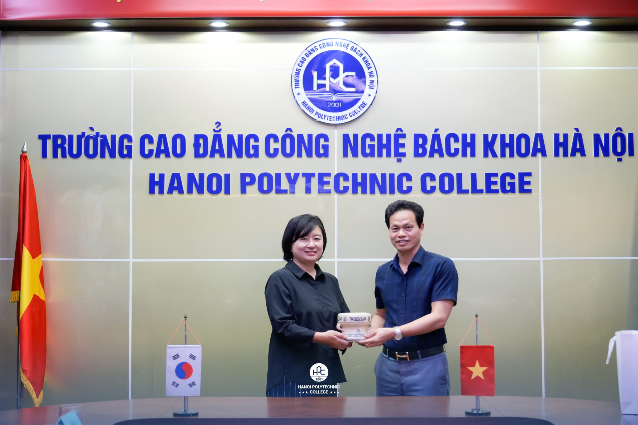 Lễ ký kết MOU giữ HPC và BookIPS